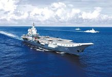 26架艦載機包抄,殲-15升空驅離 中美航母海上對決首次公開 大陸「山東艦」航母編隊在海域航行演練,今年4月「山東艦」首度參加「環台軍演」。圖/取材中國軍網