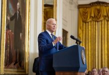 疑美論又一例 付錢的武器遲交 卻要台灣貸款買武器 拜登政府將要求國會同意透過「外國軍事融資」,加碼對台軍售。圖/翻攝自白宮官臉書