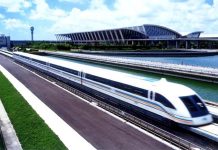 時速650公里 廣深港規畫4個磁浮列車方案 粵港澳大灣區即將繼上海浦東磁浮列車後,興建大陸第二條磁浮線。圖為浦東高速磁浮列車,營運至今20年。圖/澎湃新聞