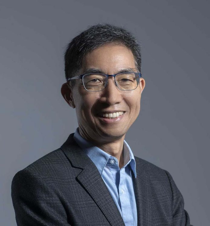 1963年生的管坤良，棄加州大學教職返陸任教。圖／摘自西湖大學官網