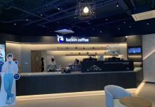 瑞幸咖啡沒被秃鷹整死 反而打敗星巴克 躍居大陸第一品牌 瑞幸咖啡打敗星巴克,成中國第一品牌。圖/瑞幸咖啡官方微博