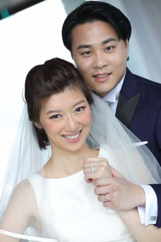 容海恩與袁彌昌2018年結婚時幸福洋溢。圖／香港經濟通