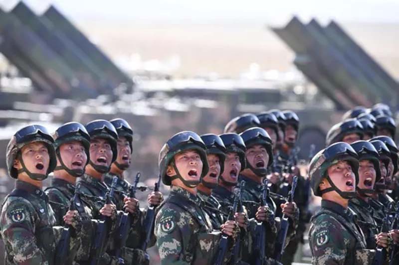 2017年解放軍建軍90周年閱兵的火箭軍部隊方隊。圖／新華社