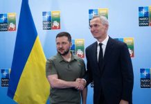 烏克蘭反攻不利 北約祕書長辦公室主任竟建議基輔放棄領土以加入北約 烏克蘭總統澤倫斯基(左)與北約祕書長史托騰伯格。圖/取自史托騰伯格推特@jensstoltenberg