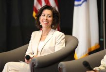 白宮稱美不尋求與中國脫鈎 《經濟學人》:脫鉤進行中 美國商務部長雷蒙多27日將前往北京、上海訪問3天。圖/取自臉書Secretary Gina Raimondo