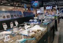 日核汙水中午正式排海(視頻) 陸宣布:全面禁止原產日本水產品進口 大陸海關發布公告,全面暫停日本水產品進口。實則7月大陸各大成市,已逐漸下架「核海鮮」,圖中廣州超市海鮮多來自大陸本土。圖/搜狐網