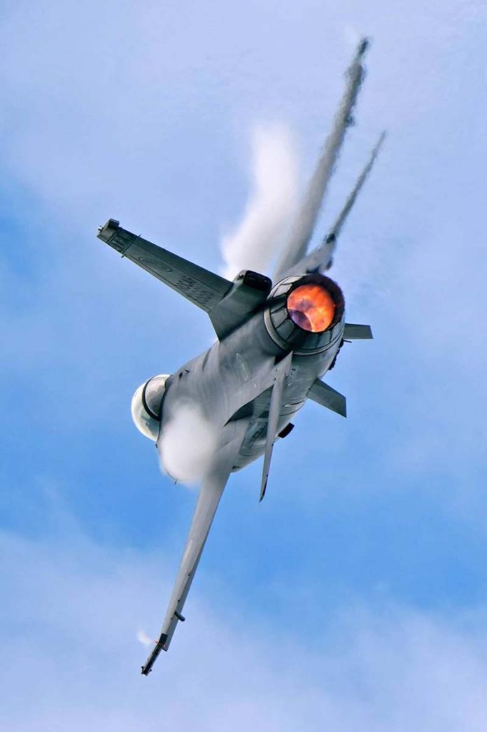 據報導,拜登政府曾考慮取消出售F16給台灣。圖／取自國防部發言人臉書