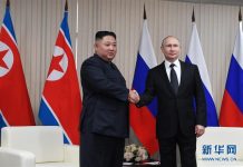 金正恩訪俄已抵邊境 克宮:全面性訪問 朝中社證實,金正恩搭乘綠色列車前往俄羅斯與普丁會面,圖為兩人2019年的面。取自新華社