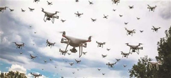 無人機「蜂群」作戰，是一種全新概念的作戰模式。圖／取自人民網