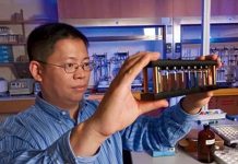 美全球通緝 助華為突破5G晶片大佬陳正坤 現在怎樣了? 陳正坤從美光回到台灣,加入聯電後再與福建晉華合作,因開發晶片域有成。成為美國國安頭痛人物。圖/網易