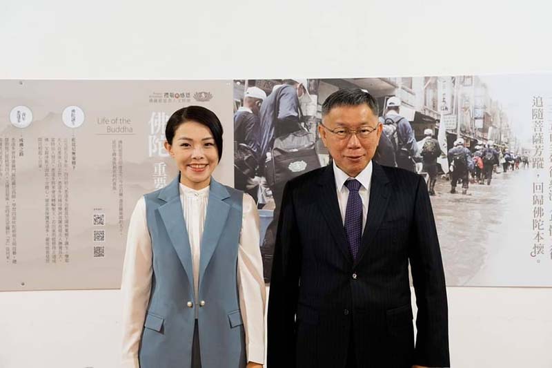 新竹市長高虹安(左)的「男友干政」事件打到民眾黨總統參選人柯文哲的選情。圖／柯文哲臉書