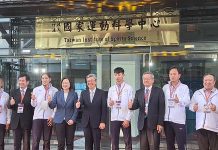 蔡總統為國家運動科學中心揭牌 誓言政府要作選手的後盾 總統蔡英文、行政院長陳建仁16日在高雄左營為國家運動科學中心揭牌。圖/記者宋秉忠攝