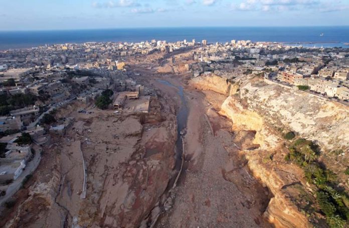 9月16日的空拍畫面顯示，利比亞德納市受災嚴重。圖／取自新華社