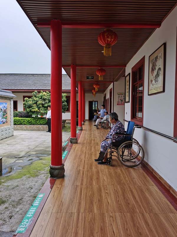 大陸老齡化嚴重，養老院建設也日新月異，圖為四川省瀘州市庭院式的養老院，環境相當清幽。圖／引自微博