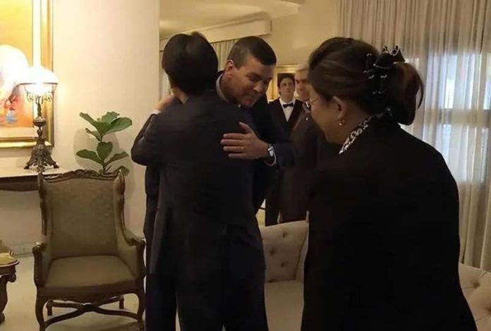 上月中旬，台灣副總統賴清德前往巴拉圭，出席巴國總統大選勝出的貝尼亞就職典禮，但巴國經濟困境恐影響未來否轉向。圖／引自微博