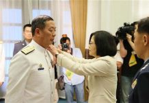 共軍2027攻台? 黃曙光認了「具備能力」 但打不打另回事 國安會諮詢委員黃曙光近日在府方一場會上稱,共軍2027年確實「具備能力」攻台,但打不打又是另回事。圖/取材總統府官網