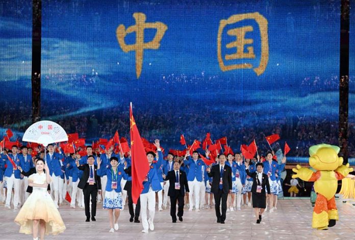 大陸代表團在杭州亞運開幕式入場。圖／新華社