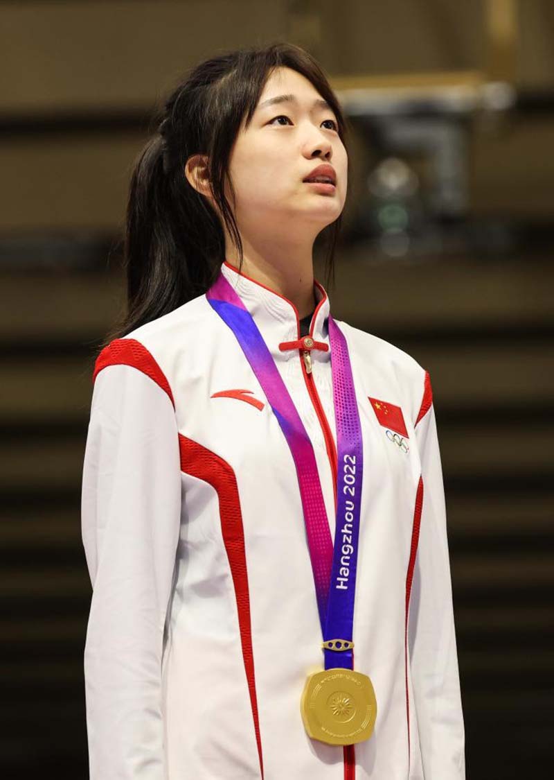 大陸女將黃雨婷成為本屆杭州亞運會首位三金王。圖／新華社