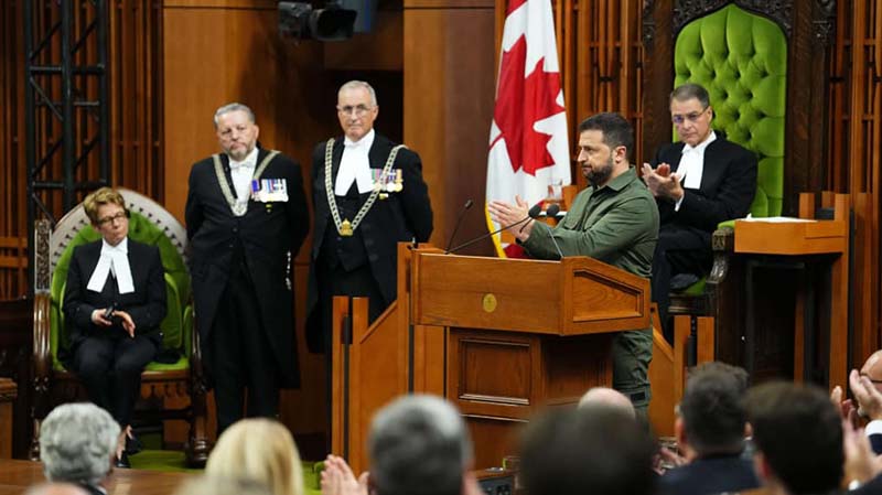 烏克蘭總統澤倫斯基日前到加拿大國會演講，議長羅塔（右）「致敬」納粹老兵引發軒然大波。圖／取自Anthony Rota臉書