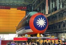 潛艦洩密? 網爆林俊憲要抓的賣國立委 應是他! 「潛艦國造」項目2000噸級常規動力的「自製防禦潛艦」(IDS),「海鯤號」9月28日正式舉行下水儀式,,明年年底服役 。圖/引自微博