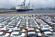 9月製造業PMI50.2重返擴張區 經濟趨回穩 PMI指數涉及經濟榮枯,大陸專家認為從指數看,目前經濟已回穩。圖為山東煙台港汽車碼頭,大批出口商品車等待裝船發運。圖/新華社