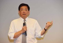 管中閔遭網軍出征 反擊時重提當年選台大校長被柯建銘「威脅」往事 反擊網軍出征,前台大校長管中閔在臉書重提民進黨總召柯建銘公開「威脅」他的往事。圖/管中閔臉書