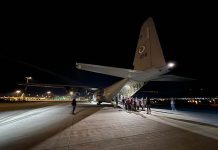 史無前例 以色列48小時動員30萬後備軍人 以色列軍方自歐洲接回數百名後備軍人。圖/取自Israeli Air Force (@IAFsite) / X