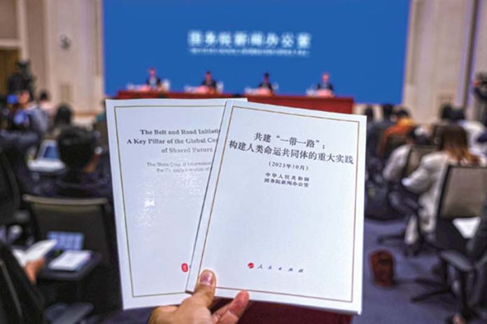 大陸國務院新聞辦公室10日在北京舉行記者會，發布《共建一帶一路：構建人類命運共同體的重大實踐》白皮書。圖／新華網