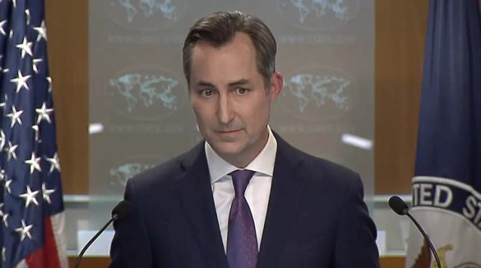 美國國務院發言人米勒回答記者以巴衝突問題招架不住。圖／視頻截圖