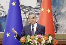 北京動起來了!派特使赴中東 王毅:巴勒斯坦也有建國的權利 中共外長王毅表示,當務之急是阻止戰火擴大,聯合國也應發揮權威作用儘快召開和會,凝聚共識。圖/引自中共外交部網站