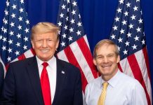 癱瘓兩周 美眾院17日再選議長 59歲的喬登(右)是前總統川普(左)的盟友。圖/取自Jim Jordan臉書