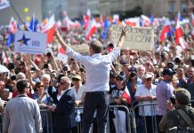 波蘭變天 親歐在野聯盟可望過半 喊「民主贏了」 領導在野陣營的前歐洲理事會主席圖斯克,提前宣布在波蘭國會大選勝利。圖/取自Donald Tusk臉書