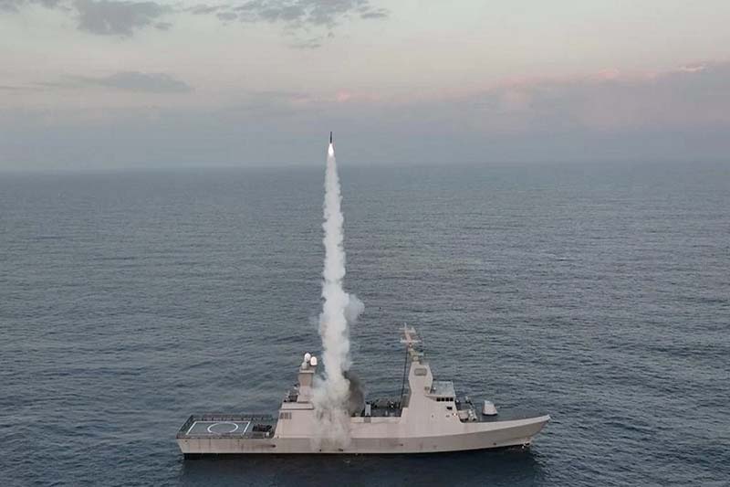 以色列薩爾6型護衛艦發射「閃電」長程防空飛彈。圖／以色列國防部網站