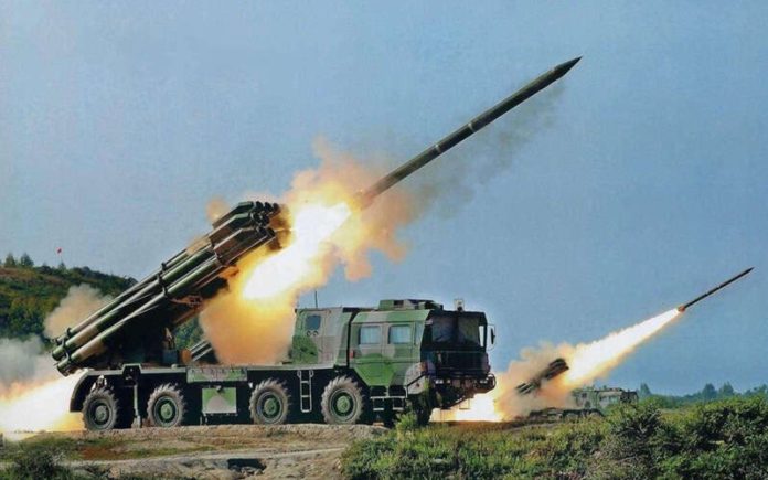 解放軍發展的AR3火箭炮射程達400公里。（央視網）