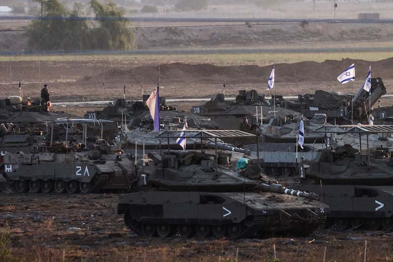 以色列軍事重裝備已陳兵加薩北部，地面戰蓄勢待發。圖／引自新浪