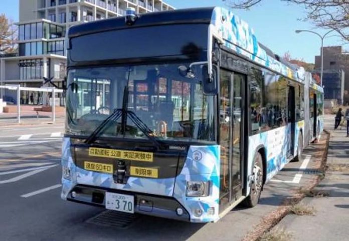 進行實證試驗的JR西日本公司BRT車輛。