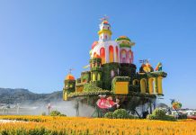 全台首座「漂浮花都」城堡!2023台中國際花毯節明登場 盧市長率先開箱 展區最大亮點「漂浮花都」城堡。圖/台中市政府觀光旅遊局