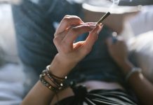 娛樂性大麻變成大麻煩 精神科醫師:恐有思覺失調症、妄想 示意圖/pexels