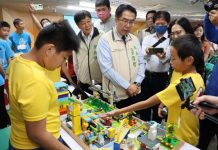 台南率先全國發布機器人教育中程計畫 黃偉哲盼扎根學生未來競爭力 臺南市113-116年機器人教育中長程計畫發布記者會。圖/台南市政府