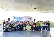 高雄市府受贈「樹支票」扶輪社支持淨零減碳 扶輪社響應淨零排放,攜手高市府植樹減碳。圖/高雄市政府工務局公園處