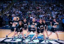 高雄街舞青年堅持所愛20年 征戰國內外!選擇留故鄉「喜歡自由的呼吸」 「Sounds Code」負責人孫小惠(圖中)及其團隊舞者,除擔任工作室師資外,也曾為「高雄全家海神職籃隊」啦啦隊隊長。圖/由「Sounds Code舞蹈工作室」提供