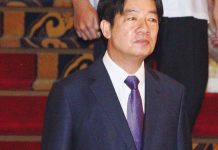 國戰會論壇/為違建「哭5聲」 孟姜女敗給賴清德 民進黨總統候選人賴清德為了老家的違建連哭5次,國民黨台南縣議員謝龍介質疑這樣的賴清德要如何帶領台灣人民,孟姜女哭倒萬里長城也只有哭2次。