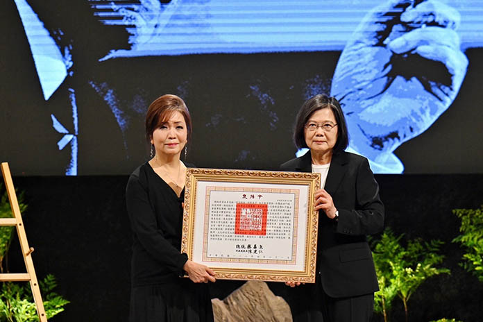 2023年4月23日行政院長陳建仁出席「逆風蒼鷹 辜寬敏紀念會」 拷貝 圖/行政院提供