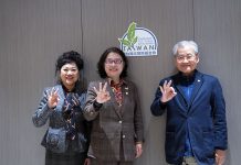 台灣尤努斯基金會攜手YSBC 助學生接軌國際共創影響力 台灣尤努斯基金會董事長蔡慧玲(中)表示,目前全球106所深耕大學校園的YSBC,其中有13所來自台灣校園,實為全球密度之冠。前行政院院長毛治國(右)表示,YSBC是尤努斯博士為了推動社會型企業,因此到大學去設立中心,使他理念能夠深入大學。王絹閔執行長(左)說,即將要加入的第14所YSBC是高雄南華大學。攝影/石雨鑫