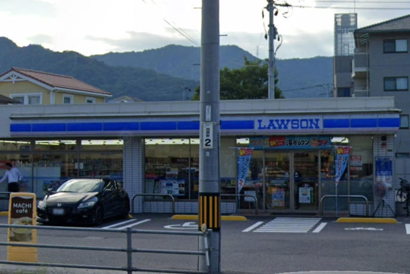 日本廣島便利店驚魂老人持刀砍傷2女 警方迅速逮捕