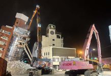 獨家直擊/地震大樓傾斜,重機具捨命進場搶救(莊嘉宏) 「Hello kitty(凱蒂貓)號」及「魯夫號」在花蓮天王星大樓現場執行拆除。