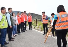 陳建仁視察屏南快速公路 已投入2800億推動交通建設 行政院長陳建仁視察屏南快速公路。