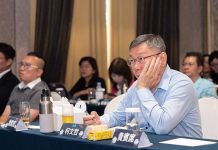 何豪毅專欄/柯文哲聽不進諍言 Long Stay、檢討有屁用(何豪毅) 圖/取自柯文哲臉書