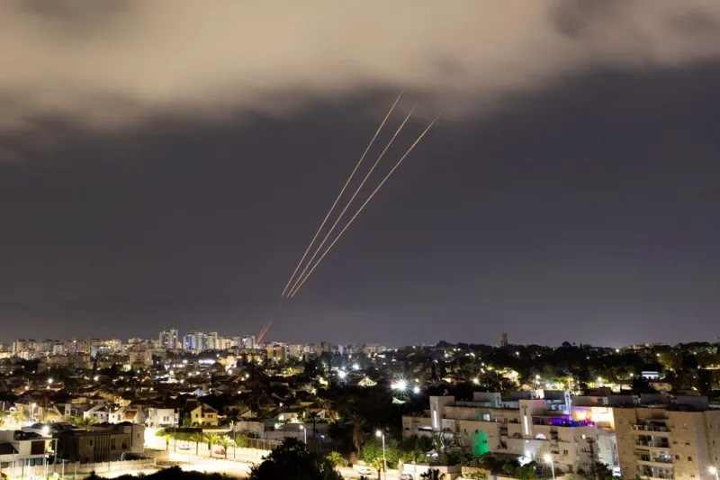 以色列的防空系統發揮高度效率，攔截了伊朗絕大多數的導彈與無人機，幾乎未造成傷亡。但以色列會不甩美國約束進而採取報復手段嗎？