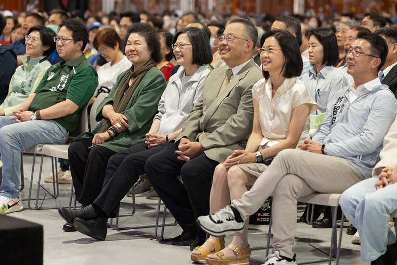 總統出席「余登發、余陳月瑛紀念音樂會」。圖／總統府官網